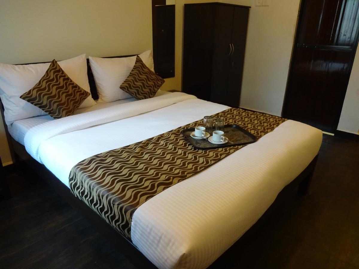 Hotel Sai Бага Екстериор снимка